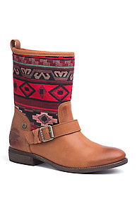These beautiful boots are from Tommy Hilfinger. They are very pretty and aztec print is really in fashion, but these cost €169.90...