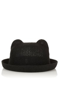Here's another cute cat-hat :D This one's grom Topshop but it costs €29 so we'd rather go for the one from Claire's.